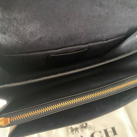 Coach Klare Crossbody In Signature Canvas With Floral Embroidery - Picture 4 of 9